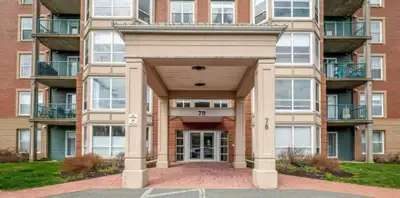 Very bright and spacious 2-bedroom + den condominium located in Clayton Park West. Easy access to th...