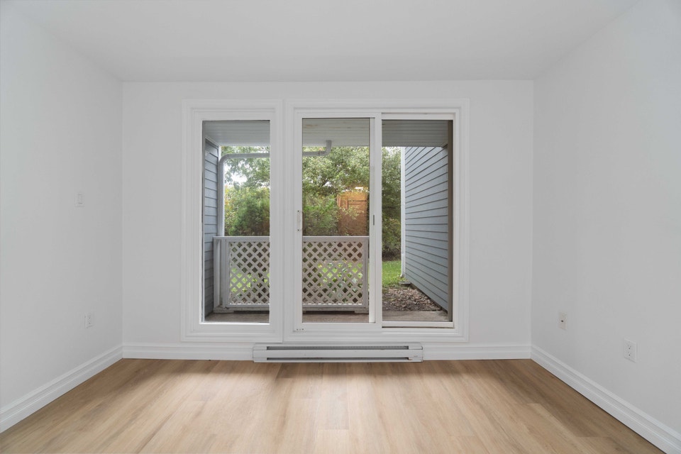 TWO BEDROOM APARTMENT AVAILABLE IN THE HEART OF DARTMOUTH 4