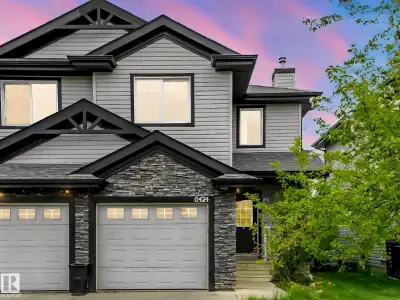Welcome to this 3 bedrooms and 2.5 baths Half duplex in family friendly community of Charlesworth. M...