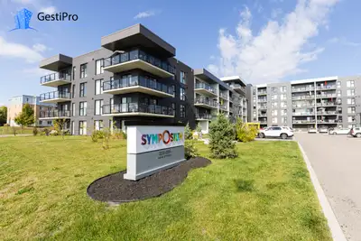 MON SYMPOSIUM (Phase 2 - construction 2024) De loft à 5 et demi, l'immeuble Mon Symposium offre des...