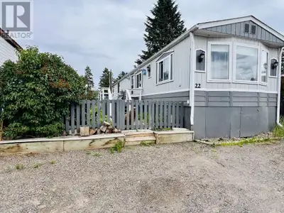 Wonderful three bedroom, two bathroom home located in Mountain View Mobile Home Park. This home has...