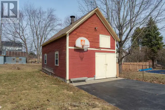 19143 COUNTY RD 2 South Glengarry, Ontario in Houses for Sale in Cornwall - Image 39
