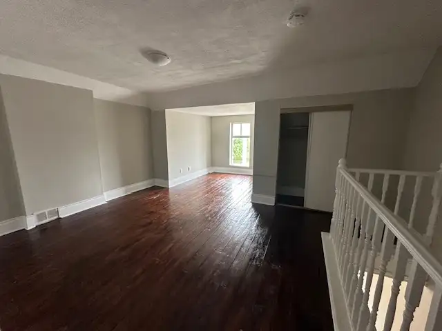 Stunning large 2 bedroom 2 level, with many upgrades in Long Term Rentals in Barrie - Image 9