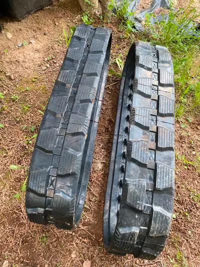Terra Track. 180x72x32. Heavy duty skid steer tracks. Brand new. Purchased wrong size. Bought from R...