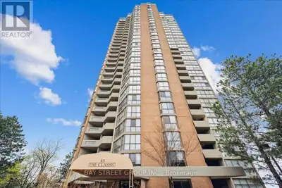 Welcome to The Classic, a prestigious Tridel-built luxury condominium. Situated on the 22nd floor, t...