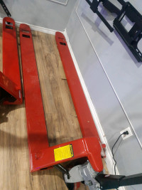 Extra long extended pump truck pallet Jack