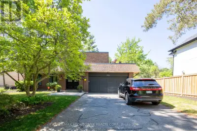 196 CHARNWOOD DRIVE Oakville (FD Ford), Ontario