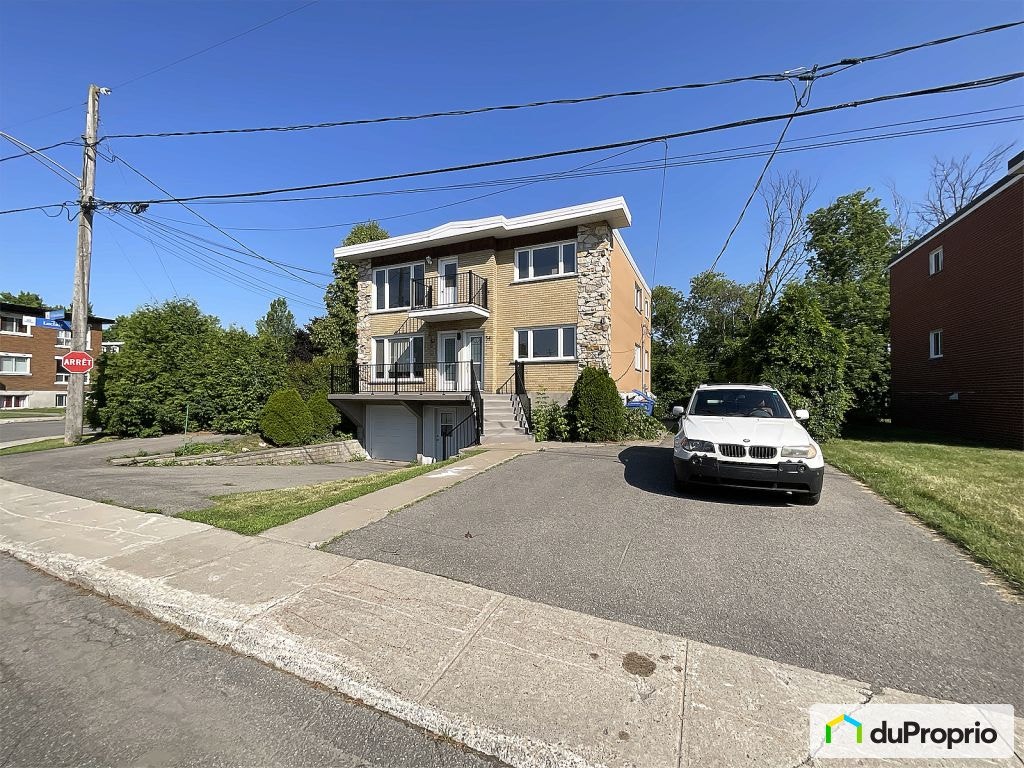 $965,000 - Triplex for sale in Ste-Therese — photo 1