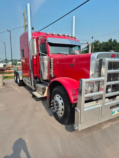 2007 Peterbilt 379 L- CAT -NEW Paint -Fresh Safety -CAT C-15 Single turbo -Showing 1.1 million kms -...
