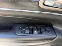 A refined midsize SUV with upscale comfort, strong capability, and modern convenience features, offe... (image 7)