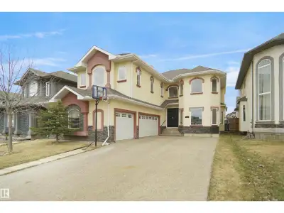 Welcome to this exceptional Summerside home offering over 3,000 sq ft above grade with 7 bedrooms an...