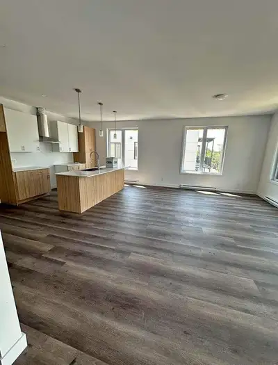 Appartement neuf au 1er étage à Trois-Rivières Disponible immédiatement ou à partir du 1er octobre....