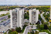 White Oaks Apartments - 2 Bdrm + Den - 1297 Marlborough Court &  Oakville / Halton Region Toronto (GTA) Preview