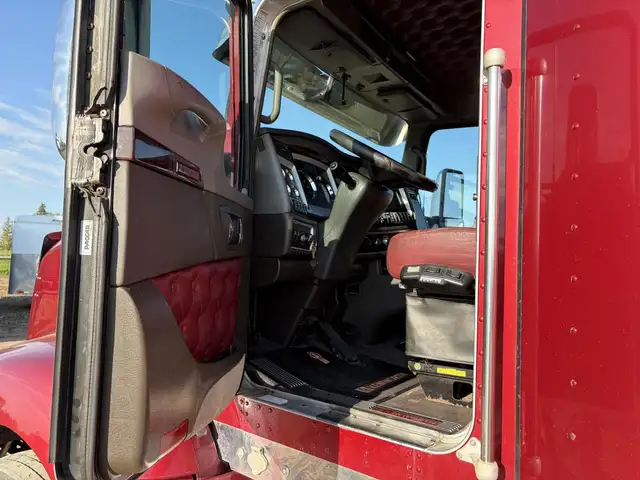 2013 KENWORTH T660 in Heavy Trucks in Saskatoon - Image 26