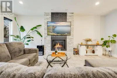 OPEN HOUSE SAT APRIL 24 FROM 12-2 PM.Your Dream Home Awaits – With LEGAL SUITE Income Potential! Ste...