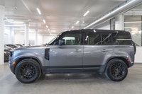 Land Rover Defender 110 P300 S 2023: - Extérieur métallisé gris EIGER et intérieur en cuir noir EBON... (image 6)