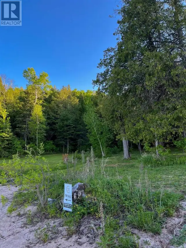 11 Hay Island, Lake of the Woods S of Kenora, Ontario in Land for Sale in Kenora - Image 11