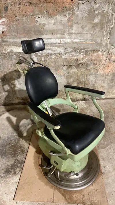 Chaise antique à vendre, View more