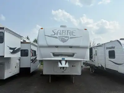 Financing Available O.A.C. PRICES DO NOT INCLUDE FREIGHT, TAXES AND PLATE 2009 Sabre 30RES Fifth Whe...
