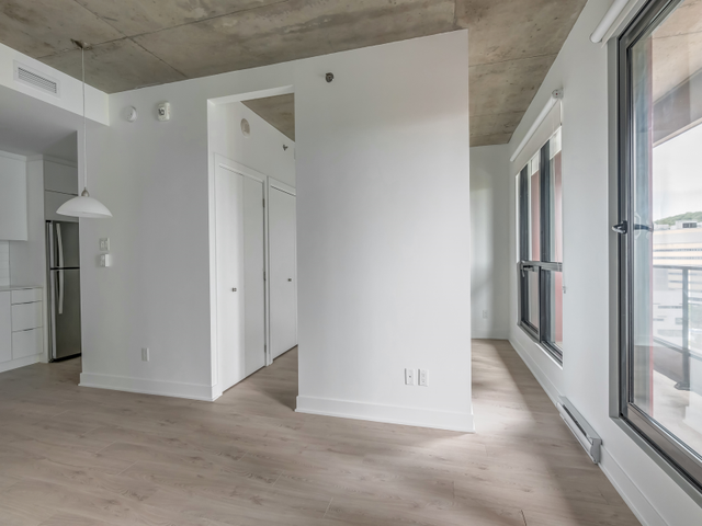 3.5 condo appartement a louer Quartier des spectacles-Myriade in Long Term Rentals in City of Montréal - Image 8