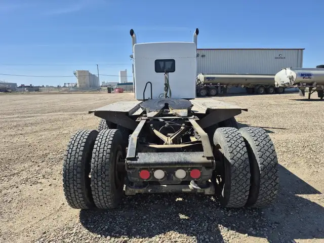 2019 KENWORTH T800 in Heavy Trucks in Saskatoon - Image 9
