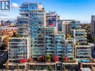 Welcome to The Falls and this exceptional 8th floor, west-facing 2 BR / 2 BA condo in the heart of d...