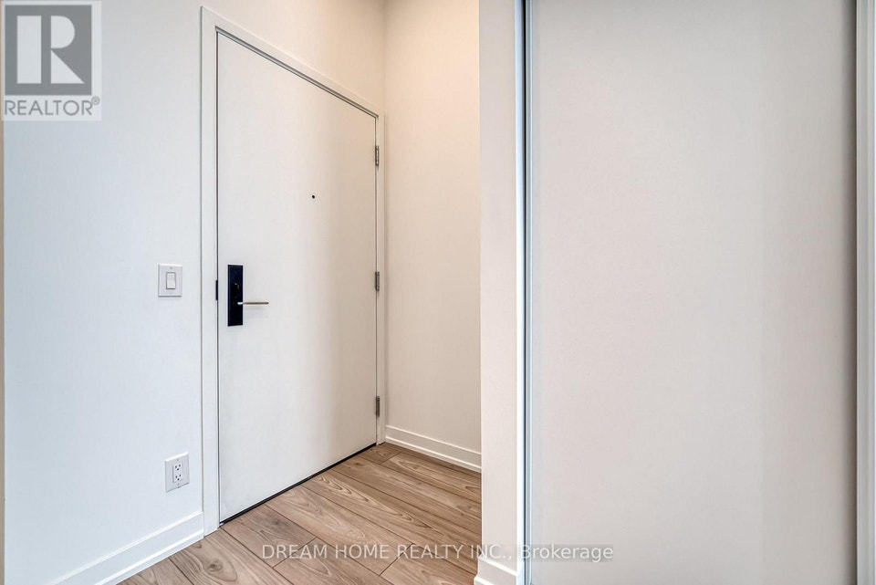705 - 285 DUFFERIN STREET Toronto (South Parkdale), Ontario 3