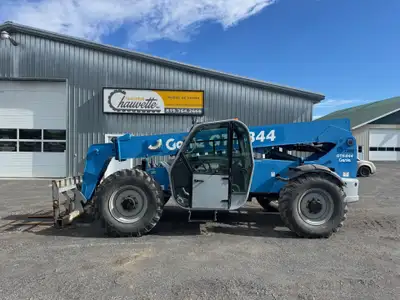 Lift Télescopique 4x4 Automatique Cabine Élévation 44' Capacité 8000 Lbs 4 pneus Neufs 4076 Hres Fin...