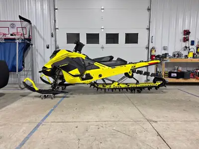 APPLY NOW: https://www.ridecollective.ca/get-pre-approved 2020 SKI-DOO SUMMIT EXPERT 850 E-TEC TURBO...
