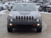 Come see this 2018 Jeep Cherokee Trailhawk Leather Plus. Its Automatic transmission and Regular Unle... (image 2)