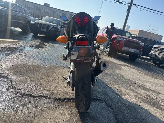 2023 Yamaha YZF-R3 ~ YAMAHA R3 ~ ABS ~ COOL BIKE ~ ONLY 18KMS ~ in Street, Cruisers & Choppers in City of Toronto - Image 16