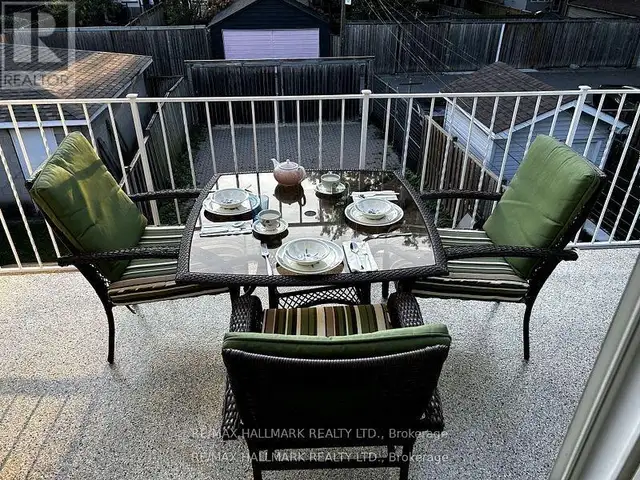 UPPER - 18 PAPE AVENUE Toronto (South Riverdale), Ontario in Long Term Rentals in City of Toronto - Image 5
