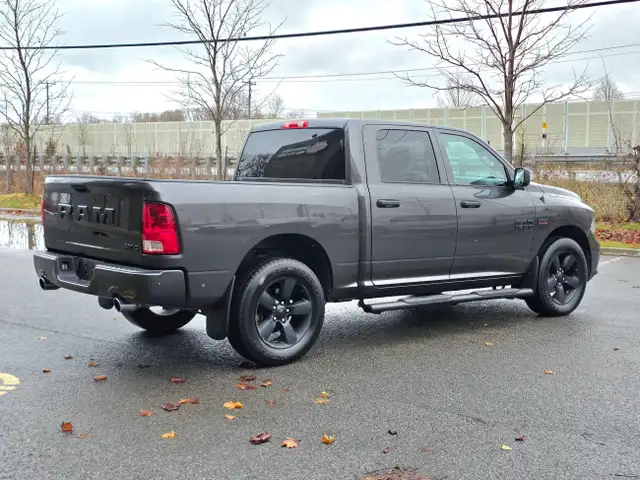 Ram 1500 Classic Express Hemi 4x4 2020 in Cars & Trucks in Laval / North Shore - Image 6