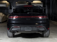 Porsche Macan 2022 certifié Porsche Approved, offert par le Centre Porsche Québec. Fini en Noir Inte... (image 8)
