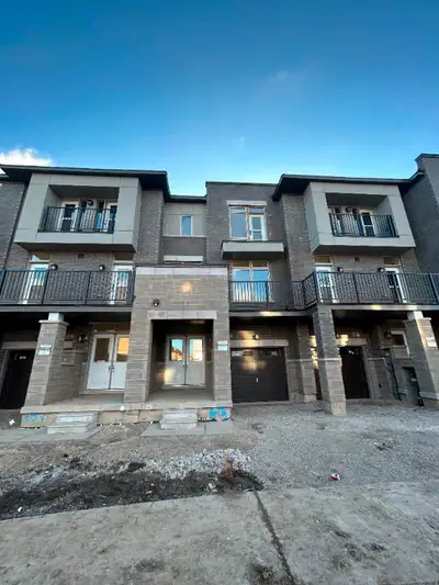 Beautiful brand new town house Never lived in 3 rooms 3 washrooms Unfinished bsmt All appliances inc...