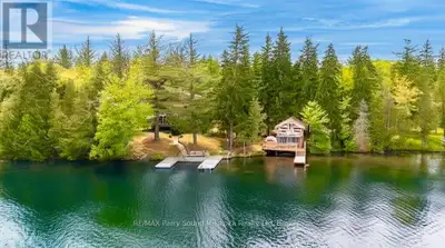 Introducing Lake Joseph's 2025 Cottage Pageant winner!This spacious 4 bedroom, 2.5 bathroom waterfro...