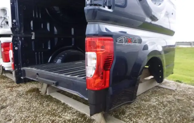 2017 - 2022 Ford Superduty F250/350 SRW 8' Blue TakeOff TruckBox in Auto Body Parts in Kitchener / Waterloo - Image 2