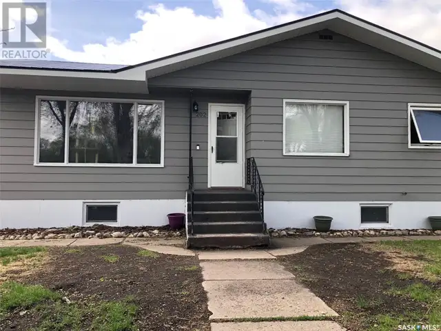 202 3rd AVENUE W Canora, Saskatchewan62863771463682121