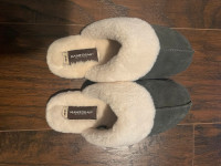 Mukluks slippers (size 8)