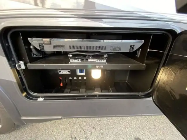 2025 Winnebago Vista 33K in RVs & Motorhomes in Abbotsford - Image 43