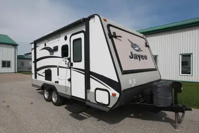 2015 Jayco Jay Feather Ultra Lite X18D Hybrid Travel Trailer RENAUD RV SALES 2558 COUNTY RD 20, HARR...