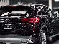 Only 30,577 kms! The 2023 INFINITI QX50 PURE is an elegant, spacious premium compact crossover that... (image 6)