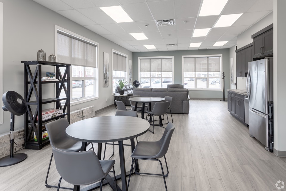 2 bedroom suite in Red Deer - **$699 Security Deposit Promo 4