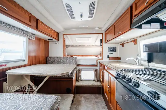 2017 Northern Lite Special Edition 10.2 in Travel Trailers & Campers in Kelowna - Image 6