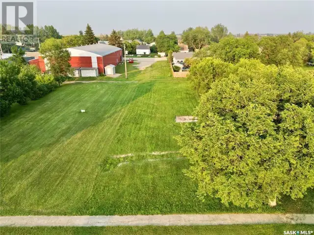 549 Ford STREET Bethune, Saskatchewan in Land for Sale in Moose Jaw - Image 2