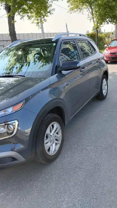 Hi, lease transfer. Hyundai venue 2025 new no scratch, only 16600 km. Drive 20000 km per year no ext...