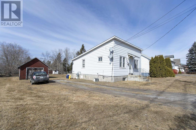 226 High ST N Thunder Bay, Ontario in Houses for Sale in Thunder Bay - Image 3