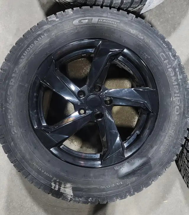 17" Volkswagen Atlas VW Winter Tire Package 245/65/17 Black Rims in Tires & Rims in Markham / York Region - Image 4