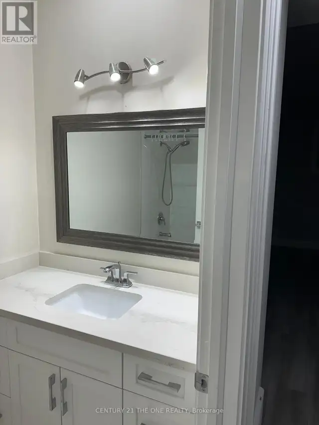 LOWER - 201A MCINTOSH STREET Toronto (Birchcliffe-Cliffside), On in Long Term Rentals in City of Toronto - Image 4