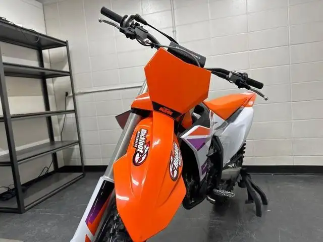 2024 KTM 250 SX-F in Dirt Bikes & Motocross in Calgary - Image 16